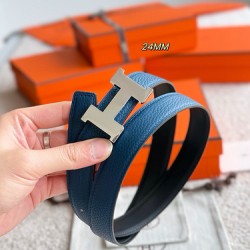 Mini Constance 精品五金 搭配进口togo皮 宽度24MM Hermes女款腰带以其精湛工艺高品质材料和经典设计备受推崇 是女士腰带顶级选择 简约大气 产品手感细腻 不仅是实用配饰 更能