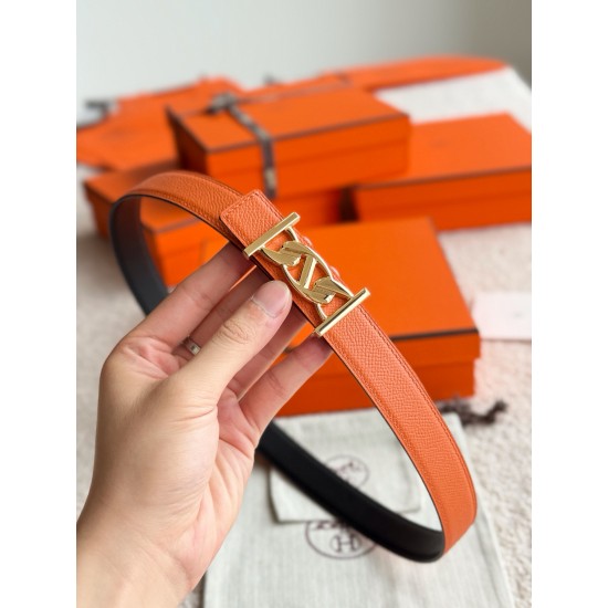 MY H 精品五金 搭配进口epsom皮 宽度24MM Hermes女款腰带以其精湛工艺高品质材料和经典设计备受推崇 是女士腰带顶级选择 简约大气 产品手感细腻 不仅是实用配饰 更能为整体造型增添亮点 MY H 精品五金 搭配进口epsom皮 宽度24MM Hermes女款腰带以其精湛工艺高品质材料和经典设计备受推崇 是女士腰带顶级选择 简约大气 产品手感细腻 不仅是实用配饰 更能为整体造型增添亮点