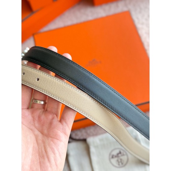 MAILLON 精品五金 搭配进口Epsom 皮 宽度24MM Hermes女款腰带以其精湛工艺高品质材料和经典设计备受推崇 是女士腰带顶级选择 简约大气 产品手感细腻 不仅是实用配饰 更能为整体造型 MAILLON 精品五金 搭配进口Epsom 皮 宽度24MM Hermes女款腰带以其精湛工艺高品质材料和经典设计备受推崇 是女士腰带顶级选择 简约大气 产品手感细腻 不仅是实用配饰 更能为整体造型