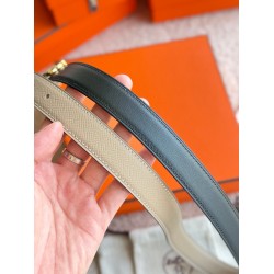 MAILLON 精品五金 搭配进口Epsom 皮 宽度24MM Hermes女款腰带以其精湛工艺高品质材料和经典设计备受推崇 是女士腰带顶级选择 简约大气 产品手感细腻 不仅是实用配饰 更能为整体造型