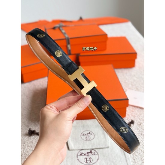 ❤️新款❤️ MINI CONSTANCE 精品五金 搭配进口epsom皮 宽度24MM Hermes女款腰带以其精湛工艺高品质材料和经典设计备受推崇 是女士腰带顶级选择 简约大气 产品手感细腻 不仅 ❤️新款❤️ MINI CONSTANCE 精品五金 搭配进口epsom皮 宽度24MM Hermes女款腰带以其精湛工艺高品质材料和经典设计备受推崇 是女士腰带顶级选择 简约大气 产品手感细腻 不仅