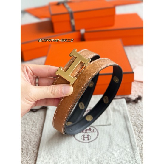 ❤️新款❤️ MINI H 精品五金 搭配进口epsom皮 宽度24MM Hermes女款腰带以其精湛工艺高品质材料和经典设计备受推崇 是女士腰带顶级选择 简约大气 产品手感细腻 不仅是实用配饰 更能