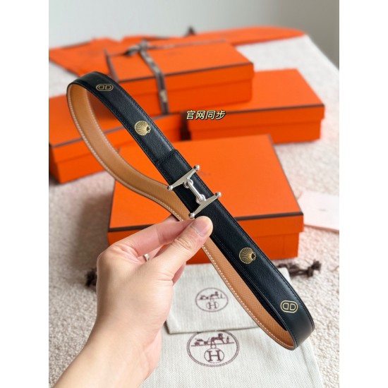 ❤️新款❤️ MORS H 精品五金 搭配进口epsom皮 宽度24MM Hermes女款腰带以其精湛工艺高品质材料和经典设计备受推崇 是女士腰带顶级选择 简约大气 产品手感细腻 不仅是实用配饰 更能 ❤️新款❤️ MORS H 精品五金 搭配进口epsom皮 宽度24MM Hermes女款腰带以其精湛工艺高品质材料和经典设计备受推崇 是女士腰带顶级选择 简约大气 产品手感细腻 不仅是实用配饰 更能