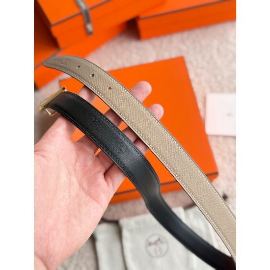 MY H 精品五金 搭配进口epsom皮 宽度24MM Hermes女款腰带以其精湛工艺高品质材料和经典设计备受推崇 是女士腰带顶级选择 简约大气 产品手感细腻 不仅是实用配饰 更能为整体造型增添亮点 MY H 精品五金 搭配进口epsom皮 宽度24MM Hermes女款腰带以其精湛工艺高品质材料和经典设计备受推崇 是女士腰带顶级选择 简约大气 产品手感细腻 不仅是实用配饰 更能为整体造型增添亮点