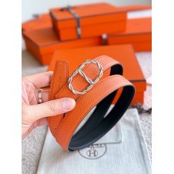 MAILLON 精品五金 搭配进口Epsom 皮 宽度24MM Hermes女款腰带以其精湛工艺高品质材料和经典设计备受推崇 是女士腰带顶级选择 简约大气 产品手感细腻 不仅是实用配饰 更能为整体造型