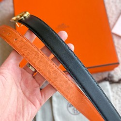 MAILLON 精品五金 搭配进口Epsom 皮 宽度24MM Hermes女款腰带以其精湛工艺高品质材料和经典设计备受推崇 是女士腰带顶级选择 简约大气 产品手感细腻 不仅是实用配饰 更能为整体造型