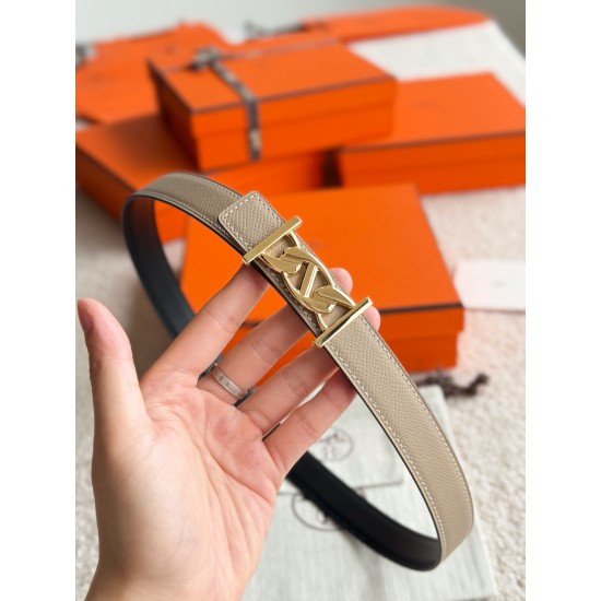 MY H 精品五金 搭配进口epsom皮 宽度24MM Hermes女款腰带以其精湛工艺高品质材料和经典设计备受推崇 是女士腰带顶级选择 简约大气 产品手感细腻 不仅是实用配饰 更能为整体造型增添亮点 MY H 精品五金 搭配进口epsom皮 宽度24MM Hermes女款腰带以其精湛工艺高品质材料和经典设计备受推崇 是女士腰带顶级选择 简约大气 产品手感细腻 不仅是实用配饰 更能为整体造型增添亮点