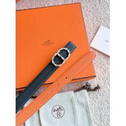 MAILLON 精品五金 搭配进口Epsom 皮 宽度24MM Hermes女款腰带以其精湛工艺高品质材料和经典设计备受推崇 是女士腰带顶级选择 简约大气 产品手感细腻 不仅是实用配饰 更能为整体造型
