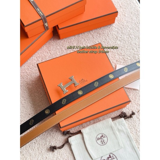 ❤️新款❤️ MINI H 精品五金 搭配进口epsom皮 宽度24MM Hermes女款腰带以其精湛工艺高品质材料和经典设计备受推崇 是女士腰带顶级选择 简约大气 产品手感细腻 不仅是实用配饰 更能 ❤️新款❤️ MINI H 精品五金 搭配进口epsom皮 宽度24MM Hermes女款腰带以其精湛工艺高品质材料和经典设计备受推崇 是女士腰带顶级选择 简约大气 产品手感细腻 不仅是实用配饰 更能