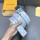 a12480 原廠小牛皮面壓刻有小格子圖案 a12480 原廠小牛皮面壓刻有小格子圖案