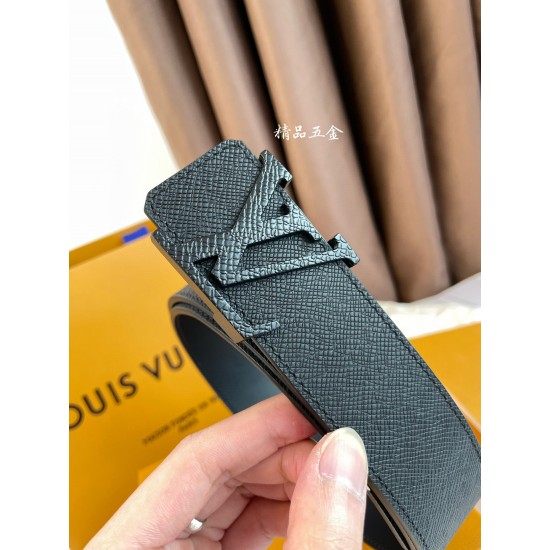 Z12480 双面小牛皮腰带40MM Z12480 双面小牛皮腰带40MM