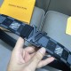 a12480 原廠小牛皮面壓刻有小格子圖案