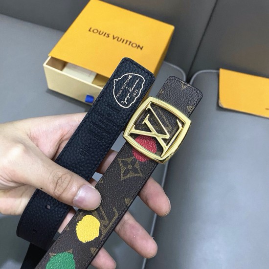 L0UIS VUITT0N 今季新品 驢家女士原單腰帶 寬度30毫米 定制經典帆布面料搭配小荔枝紋小牛皮底 全新開模新款五金 可雙面佩戴 多色可選。百搭款。a12470