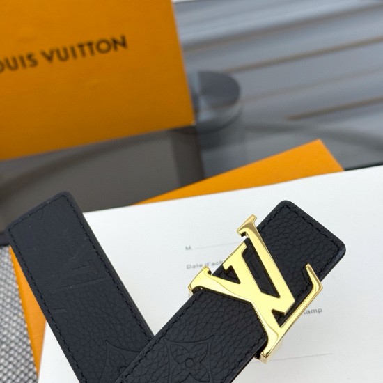 本款 LV Initiales 双面腰带以柔软粒面牛皮革演绎经典设计,可为任意造型注入优雅格调宽度 3.0cm 。Y12280 本款 LV Initiales 双面腰带以柔软粒面牛皮革演绎经典设计,可为任意造型注入优雅格调宽度 3.0cm 。Y12280