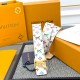 本款 LV Initiales 双面腰带以柔软粒面牛皮革演绎经典设计,可为任意造型注入优雅格调3.0cm。Y12280 本款 LV Initiales 双面腰带以柔软粒面牛皮革演绎经典设计,可为任意造型注入优雅格调3.0cm。Y12280