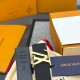 本款 LV Initiales 双面腰带以柔软粒面牛皮革演绎经典设计,可为任意造型注入优雅格调宽度 3.0cm 。Y12280 本款 LV Initiales 双面腰带以柔软粒面牛皮革演绎经典设计,可为任意造型注入优雅格调宽度 3.0cm 。Y12280