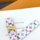 本款 LV Initiales 双面腰带以柔软粒面牛皮革演绎经典设计,可为任意造型注入优雅格调3.0cm。Y12280 本款 LV Initiales 双面腰带以柔软粒面牛皮革演绎经典设计,可为任意造型注入优雅格调3.0cm。Y12280