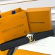 本款 LV Initiales 双面腰带以柔软粒面牛皮革演绎经典设计,可为任意造型注入优雅格调 宽度 3.0cm 。Y12280 本款 LV Initiales 双面腰带以柔软粒面牛皮革演绎经典设计,可为任意造型注入优雅格调 宽度 3.0cm 。Y12280