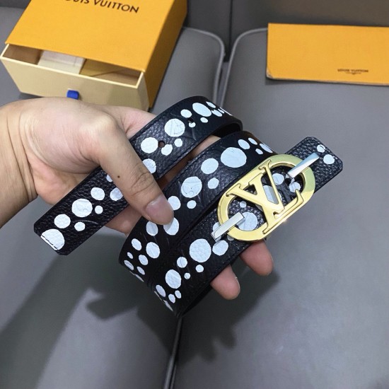 L0UIS VUITT0N 今季新品 驢家女士原單腰帶 寬度30毫米 定制經典帆布面料搭配小荔枝紋小牛皮底 全新開模新款五金 可雙面佩戴 多色可選。百搭款 a12470