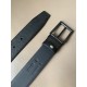 j22620 专柜同款 男士休闲双面用腰带 宽3.4cm 采用Saffiano头层小牛皮底部光滑牛皮 哑黑钢质带扣采用简约外形设计,其上以徽标装饰,勾勒精致细节 j22620 专柜同款 男士休闲双面用腰带 宽3.4cm 采用Saffiano头层小牛皮底部光滑牛皮 哑黑钢质带扣采用简约外形设计,其上以徽标装饰,勾勒精致细节