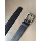 j22600 专柜同款 3.4厘米宽的Saffiano皮革腰带。抛光钢质带扣前面采用独特的滑轮外形设计,其上徽标装饰,勾勒精致细节,是男士成衣系列的理想配饰 j22600 专柜同款 3.4厘米宽的Saffiano皮革腰带。抛光钢质带扣前面采用独特的滑轮外形设计,其上徽标装饰,勾勒精致细节,是男士成衣系列的理想配饰