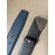 j22620 专柜新款 男士高端休闲腰带 宽4.0cm 这款Saffiano皮革腰带饰有一枚三角形金属徽标,宛如点睛之笔。原版车线 原单品质。 j22620 专柜新款 男士高端休闲腰带 宽4.0cm 这款Saffiano皮革腰带饰有一枚三角形金属徽标,宛如点睛之笔。原版车线 原单品质。
