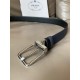 j22600 PRADA (普拉达)专柜同款 男士休闲双面用腰带 宽3.4cm 采用Saffiano头层小牛皮底部光滑牛皮 抛光钢质带扣采用简约外形设计,其上以Prada徽标装饰,勾勒精致细节 j22600 PRADA (普拉达)专柜同款 男士休闲双面用腰带 宽3.4cm 采用Saffiano头层小牛皮底部光滑牛皮 抛光钢质带扣采用简约外形设计,其上以Prada徽标装饰,勾勒精致细节