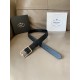 j22600 PRADA (普拉达)专柜同款 男士休闲针扣 3.4厘米宽的Saffiano皮革腰带。枪带扣,其上以Prada徽标装饰,勾勒精致细节,是Prada男士成衣系列的理想配饰。 j22600 PRADA (普拉达)专柜同款 男士休闲针扣 3.4厘米宽的Saffiano皮革腰带。枪带扣,其上以Prada徽标装饰,勾勒精致细节,是Prada男士成衣系列的理想配饰。