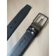j22600 PRADA (普拉达)专柜同款 男士休闲双面用腰带 宽3.4cm 采用Saffiano头层小牛皮底部光滑牛皮 抛光钢质带扣采用简约外形设计,其上以Prada徽标装饰,勾勒精致细节 j22600 PRADA (普拉达)专柜同款 男士休闲双面用腰带 宽3.4cm 采用Saffiano头层小牛皮底部光滑牛皮 抛光钢质带扣采用简约外形设计,其上以Prada徽标装饰,勾勒精致细节