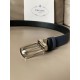 j22620 PRADA(普拉达) 专柜新款 男士双面用腰带 宽3.4cm 带身采用一面Saffiano牛皮 一面光滑牛皮 内搭配简约旋转亮面针扣,承载着品牌象征性的图案,释放优雅与现代气息。 j22620 PRADA(普拉达) 专柜新款 男士双面用腰带 宽3.4cm 带身采用一面Saffiano牛皮 一面光滑牛皮 内搭配简约旋转亮面针扣,承载着品牌象征性的图案,释放优雅与现代气息。