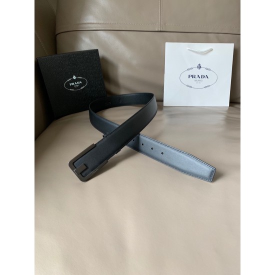 j22620 专柜同款 男士商务休闲腰带 这款宽4.0cm 头层纳帕皮革腰带精致低调、优雅摩登。简约时尚的抛光金属带扣配有刻字徽标,勾勒精致细节,是男士成衣系列的理想 j22620 专柜同款 男士商务休闲腰带 这款宽4.0cm 头层纳帕皮革腰带精致低调、优雅摩登。简约时尚的抛光金属带扣配有刻字徽标,勾勒精致细节,是男士成衣系列的理想