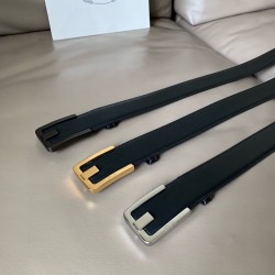 j22620 专柜同款 男士商务休闲腰带 这款宽4.0cm 头层纳帕皮革腰带精致低调、优雅摩登。简约时尚的抛光金属带扣配有刻字徽标，勾勒精致细节，是男士成衣系列的理想