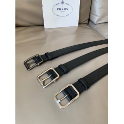 j22600 PRADA （普拉达）专柜同款 男士休闲针扣 3.4厘米宽的Saffiano皮革腰带。枪带扣，其上以Prada徽标装饰，勾勒精致细节，是Prada男士成衣系列的理想配饰。