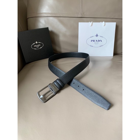 j22620 PRADA(普拉达) 专柜新款 男士双面用腰带 宽3.4cm 带身采用一面Saffiano牛皮 一面光滑牛皮 内搭配简约旋转亮面针扣,承载着品牌象征性的图案,释放优雅与现代气息。 j22620 PRADA(普拉达) 专柜新款 男士双面用腰带 宽3.4cm 带身采用一面Saffiano牛皮 一面光滑牛皮 内搭配简约旋转亮面针扣,承载着品牌象征性的图案,释放优雅与现代气息。