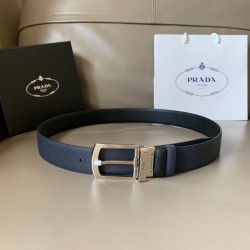 j22600 PRADA(普拉达) 专柜新款 男士双面用腰带 宽3.4cm 带身采用双面Saffiano牛皮 搭配简约旋转亮面针扣，承载着品牌象征性的图案，释放优雅与现代气息。