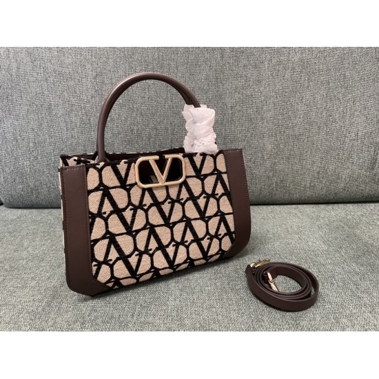 Valentino Bags Top Quality
35/25/17cm Valentino Bags Top Quality
35/25/17cm