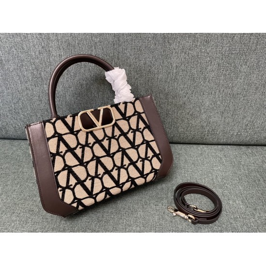 Valentino Bags Top Quality
35/25/17cm Valentino Bags Top Quality
35/25/17cm