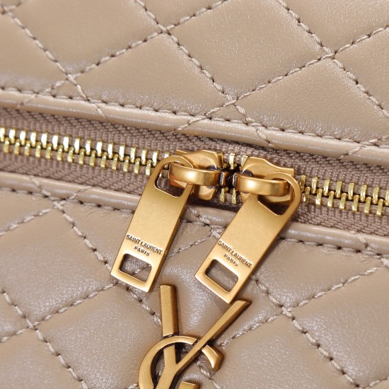 YSL Bags Top Quality
18×11×6.5 cm YSL Bags Top Quality
18×11×6.5 cm