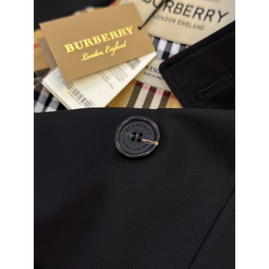 Burberry coat
uk4,6,8,10,12 Burberry coat
uk4,6,8,10,12