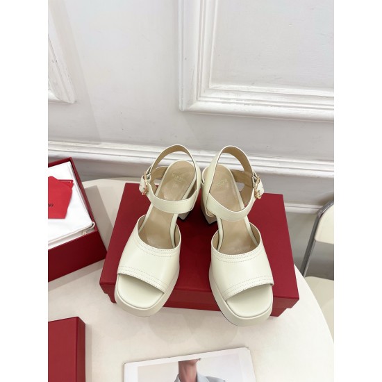 Valentino Shoes Top Quality Valentino Shoes Top Quality