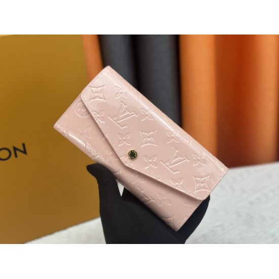 LV Bags High Quality Flip Wallet
LV Bags High Quality Flip Wallet