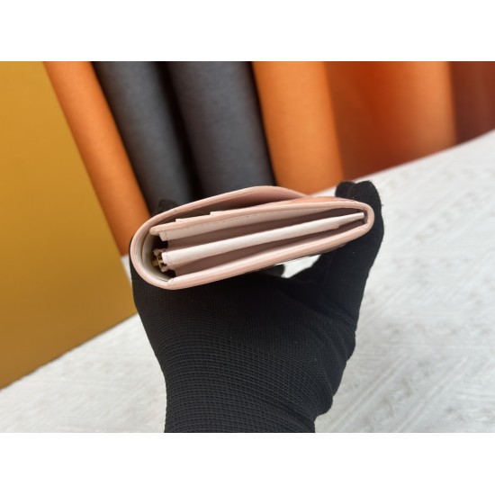 LV Bags High Quality Flip Wallet
LV Bags High Quality Flip Wallet