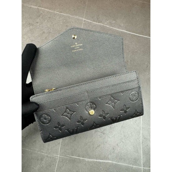 LV Bags High Quality Flip Wallet
LV Bags High Quality Flip Wallet