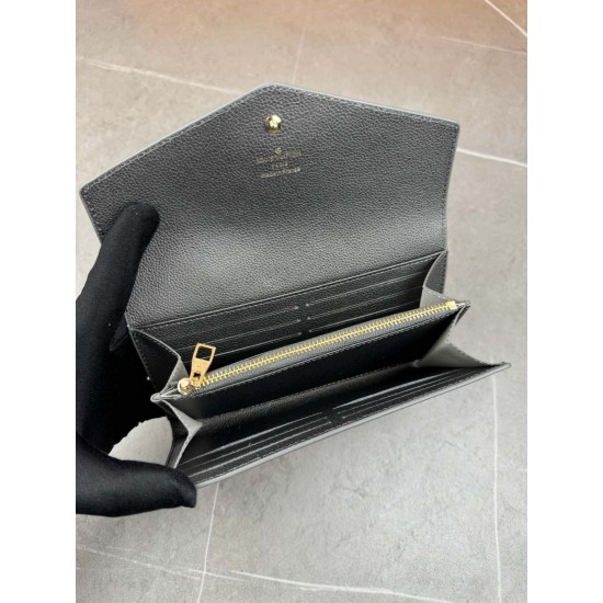 LV Bags High Quality Flip Wallet
LV Bags High Quality Flip Wallet