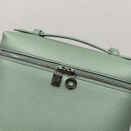 LP Bags Top Quality Size: 23 × 8 × 22cm LP Bags Top Quality Size: 23 × 8 × 22cm