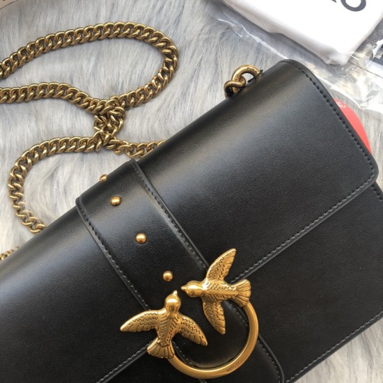 Pinko Bags Top Quality
27*17*8cm Pinko Bags Top Quality
27*17*8cm