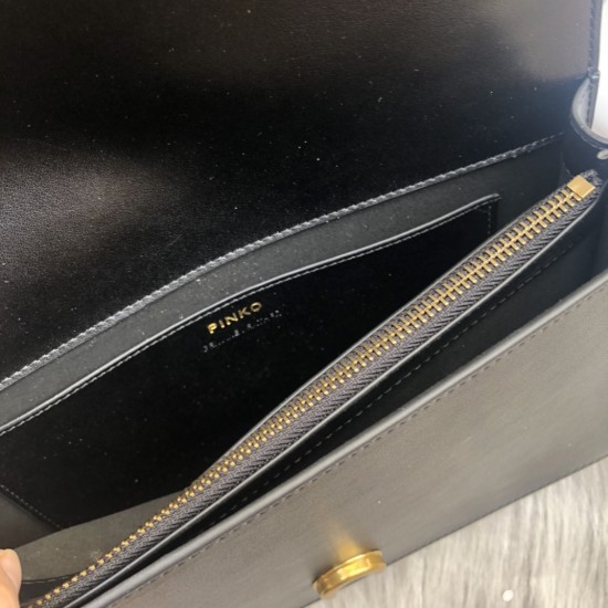 Pinko Bags Top Quality
27*17*8cm Pinko Bags Top Quality
27*17*8cm