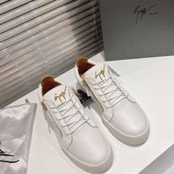 CL Shoes Casual shoes

 Top Quality