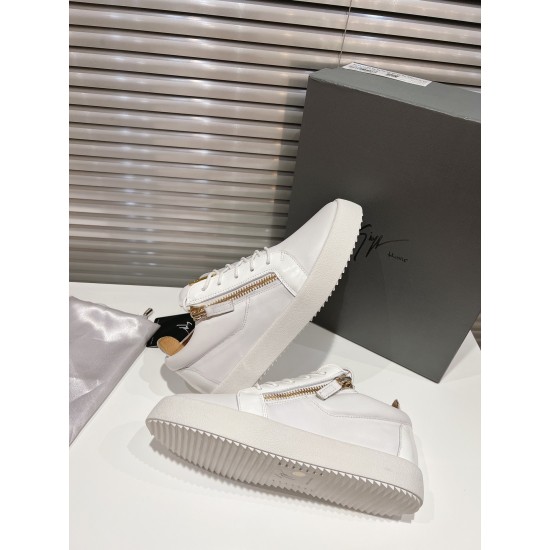 CL Shoes Casual shoes
Top Quality CL Shoes Casual shoes
Top Quality