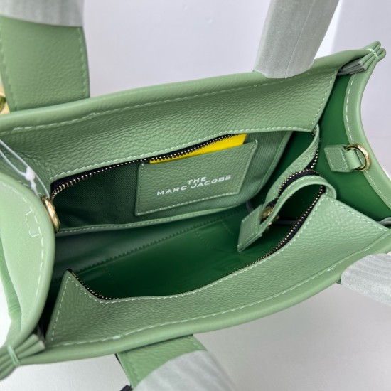 MJ Tote Full leather size: 41 * 34 * 15cm $140 Full leather medium size: 33 * 28 * 13cm $120 Full leather small size: 26 × 20 × 13cm $100 Fabric Large Size: 41 * 34 * 15cm $100 Medium size of fabric: 33 * 28 * 13cm $90 Fabric small size: 26 × 20 × 13cm $8 MJ Tote Full leather size: 41 * 34 * 15cm $140 Full leather medium size: 33 * 28 * 13cm $120 Full leather small size: 26 × 20 × 13cm $100 Fabric Large Size: 41 * 34 * 15cm $100 Medium size of fabric: 33 * 28 * 13cm $90 Fabric small size: 26 × 20 × 13cm $8